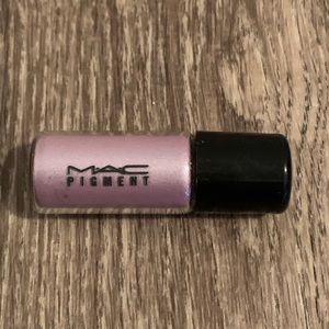 Mac Quietly mini pigment